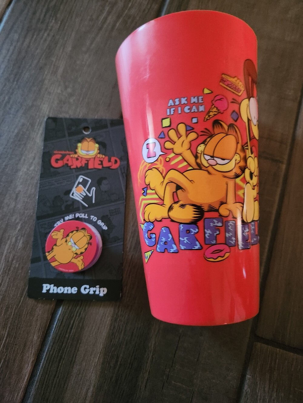 Red Garfield Phone Grip and Cup Set